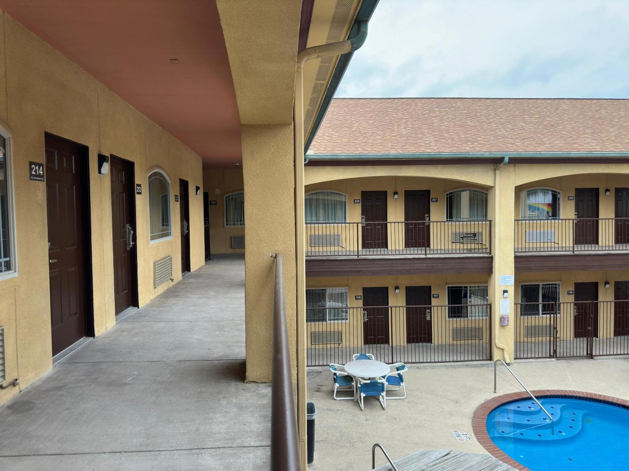 Texas Inn And Suites Rgv Edinburg Eksteriør billede